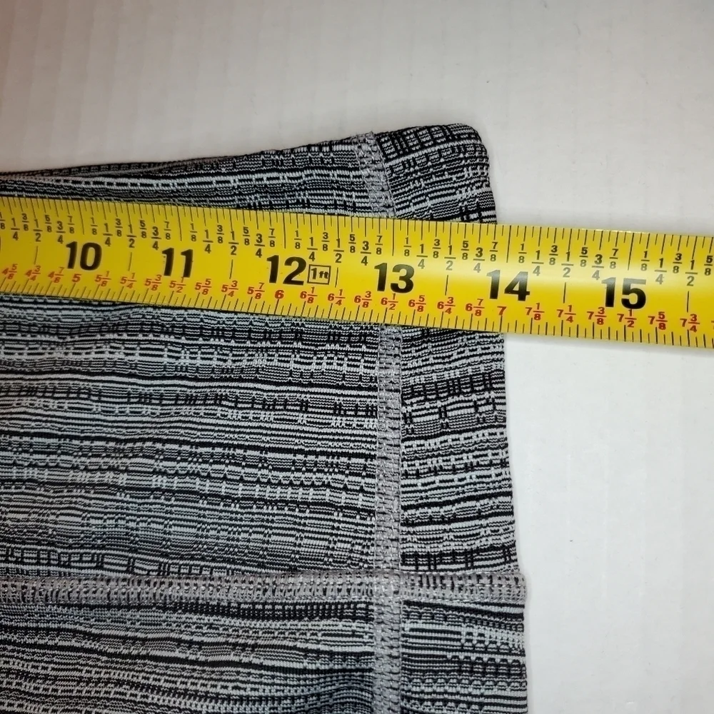 Athleta High Rise Jacquard Chaturanga Textured Leggings, Size M